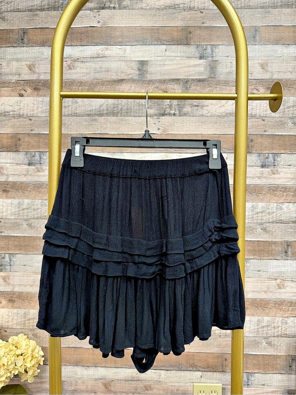 Free People black tiered flowy shorts XS